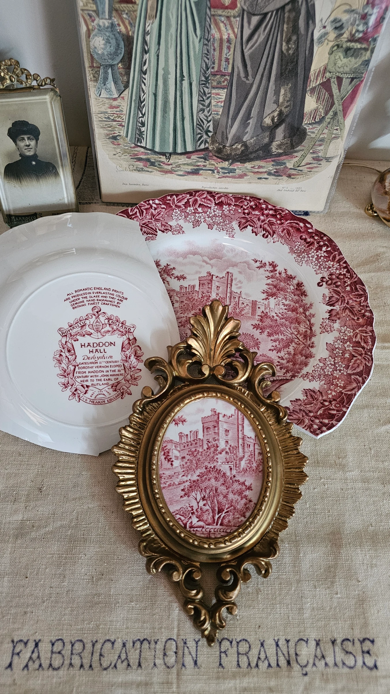 Cadre assiette Anglaise de J & G Meakin modèle Romantic